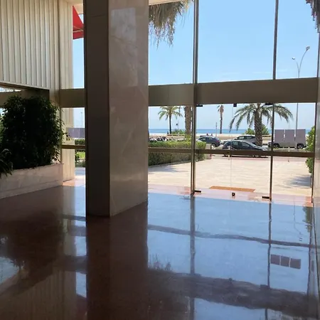 Front De Apartment *